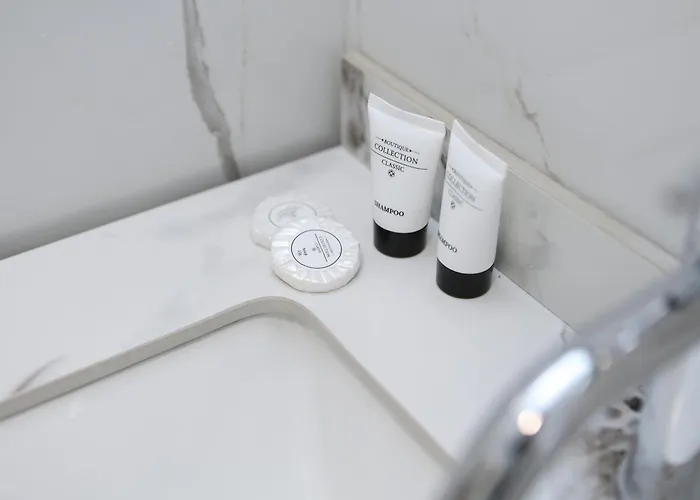 Emar 酒店 地拉那